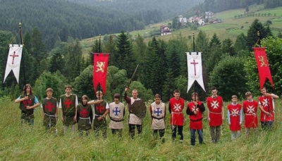 Krucjata Młodych zaprasza na Letni Obóz Sekcji Rycerskiej