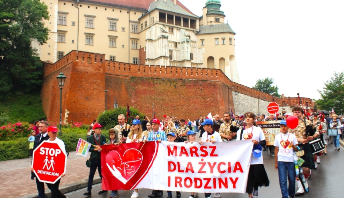 Przeszli krakowskimi ulicami w obronie życia, dzieci i rodziny
