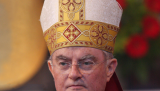 Abp Hoser: Państwo powinno wspierać Kościół 